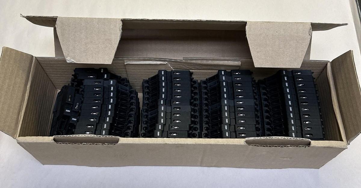 SIEMENS,8WH2000-1RG08,FUSE TERMINAL LOT OF 50 NOS