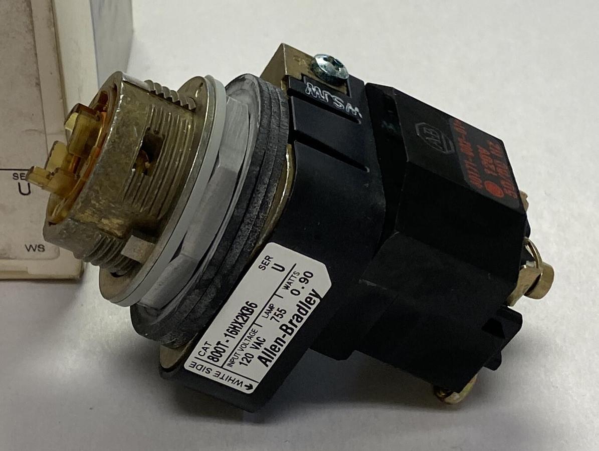 Used ALLEN BRADLEY,800T-16HX2KB6,SER U ILLUMINATED SELECTOR SWITCH NEW