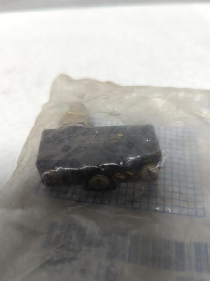 MILLER PARTS,011758,SWITCH LIM 15 AMP 125 V NEW