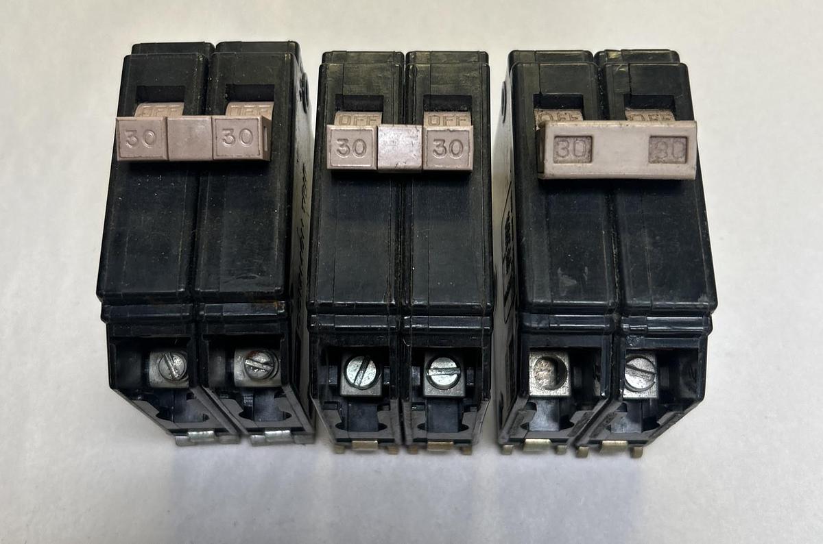 Used CUTLER-HAMMER,CH230,CIRCUIT BREAKER 30A 120/240V 2P LOT OF 3