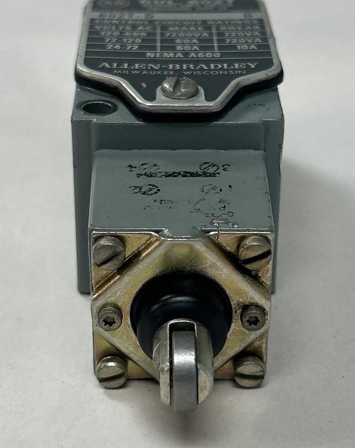 Used ALLEN BRADLEY,802T-D,OILTIGHT LIMIT SWITCH
