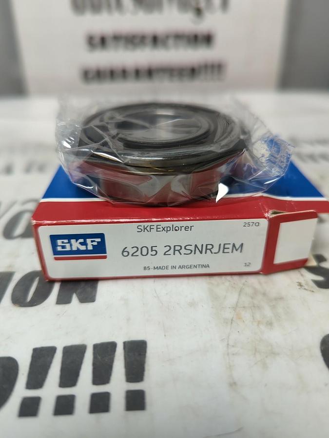 SKF,6205-2RSNRJEM,DEEP GROOVE BALL BEARING W/ SNAP RING NOS