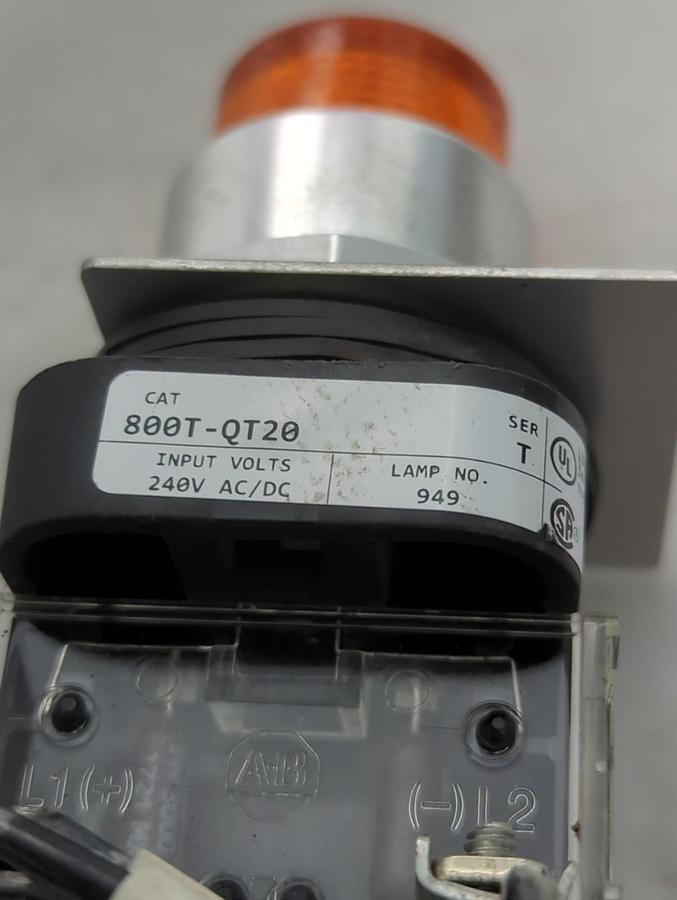 Used ALLEN BRADLEY,800T-QT20,PUSH BUTTON AMBER SERIES T PRE-OWNED