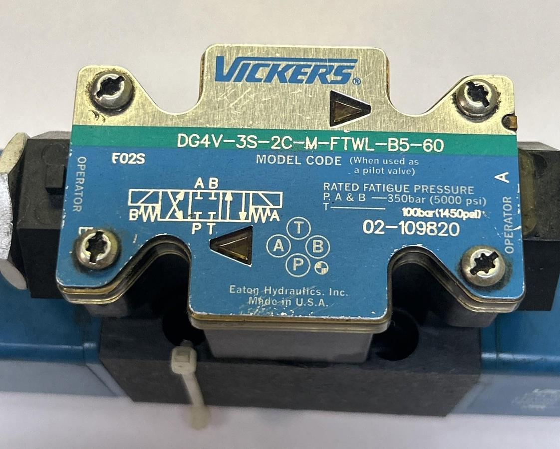 Used VICKERS,DG4V-3S-2C-M-FTWL-B5-60,HYDRAULIC DIRECTIONAL CONTROL SOLENOID VALVE