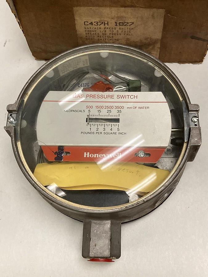 Used Honeywell,C437F-1027,Gas/LP Pressure Switch