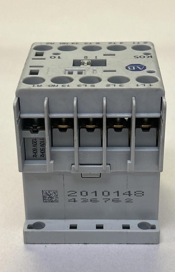 Used ALLEN BRADLEY,100-K0510,CONTACTOR 12A 600V