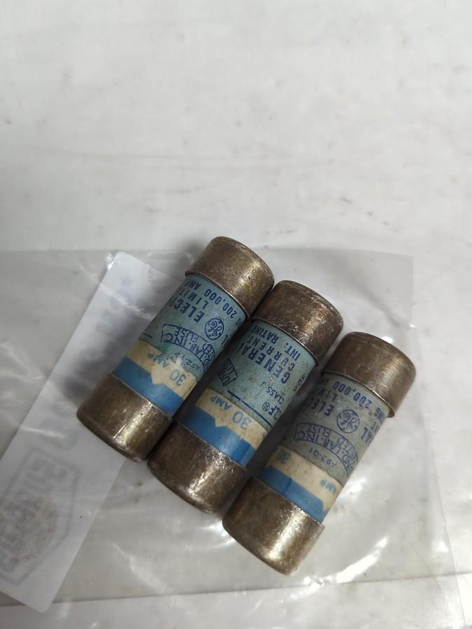 Used GE,GF8B30,FUSE 30 AMP LOT OF 3 PRE-OWNED