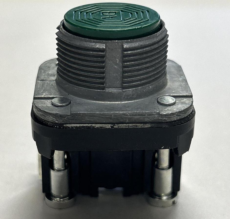 ALLEN BRADLEY,800T-A,GREEN PUSH BUTTON NOS