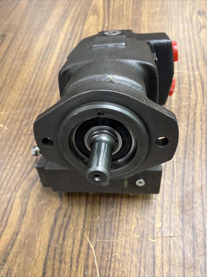 Used OIL GEAR,PVW06-RDAY-CN-NN-TK-CP,PISTON PUMP
