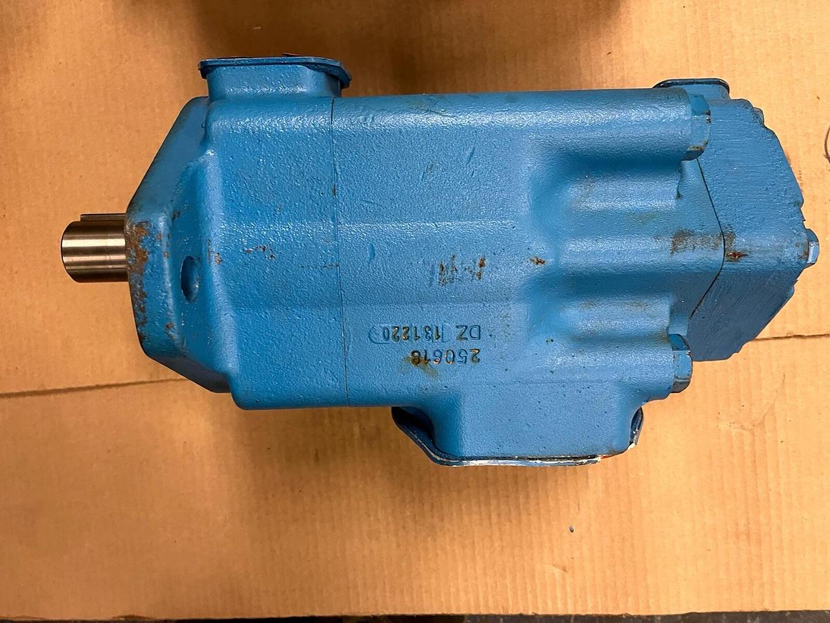 Used EATON VICKERS,3520V38A8-1AA22R,HYDRAULIC VANE PUMP