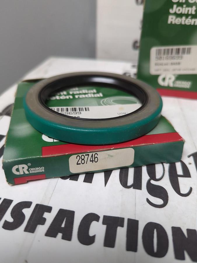 CHICAGO RAWHIDE,28746,OIL SEALS 2.875 IN X 3.881 IN LOT OF 3 NOS