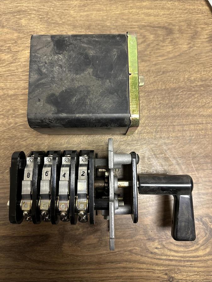 Used GE,16SB1DB210SSM2P,Type SB1 Rotary Switch