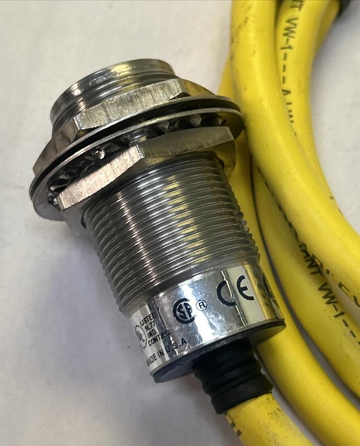 ALLEN BRADLEY,871TM-DH10NP30-H2,INDUCTIVE PROXIMITY SENSOR NOS