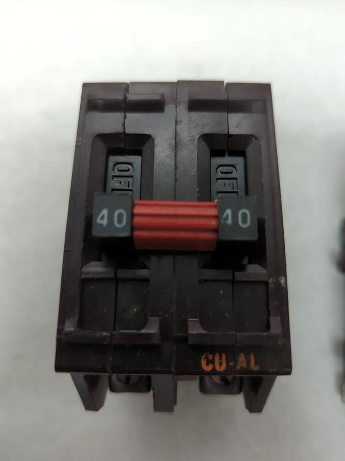 Used WADSWORTH,CTL240,CIRCUIT BREAKER 40 AMP 2-POLE LOT OF 2 PRE-OWNED