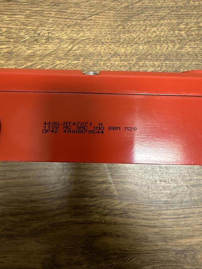 Used Allen Bradley,440G-MT47071,Guard Master Safety Interlock Switch