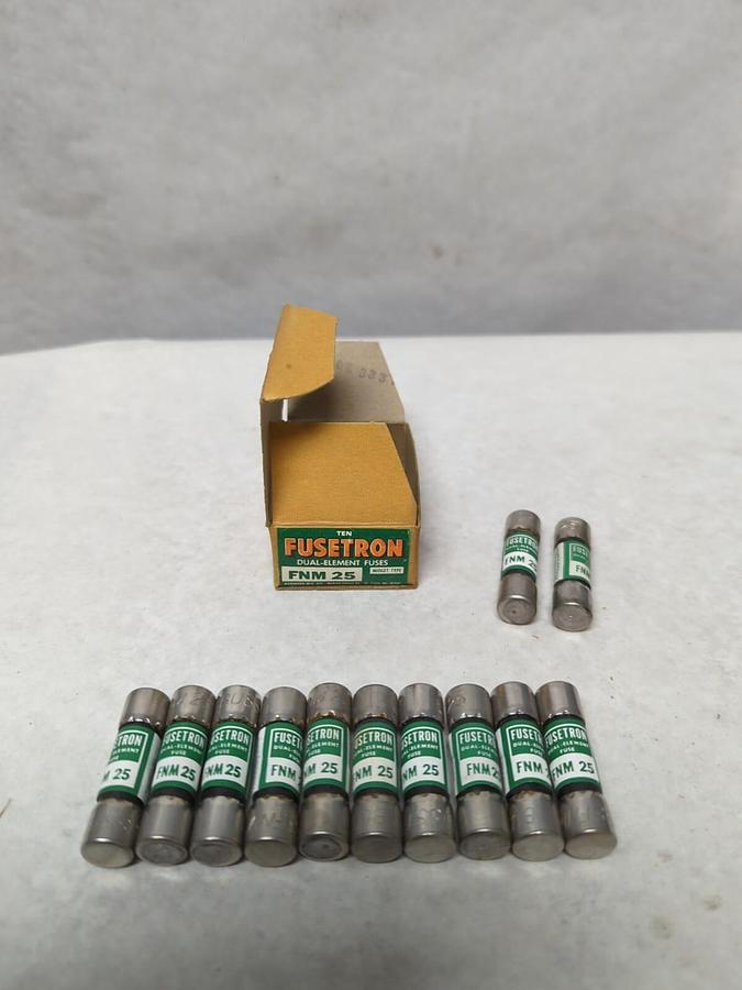 COOPER BUSSMANN,FNM25,DUAL-ELEMENT 25 AMP FUSE LOT OF 12 NOS