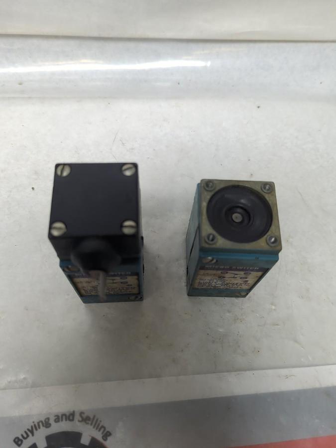 Used HONEYWELL/MICRO SWITCH,LSR1A,LIMIT SWITCH 10 AMP 600 VAC LOT OF 2 PRE-OWNED