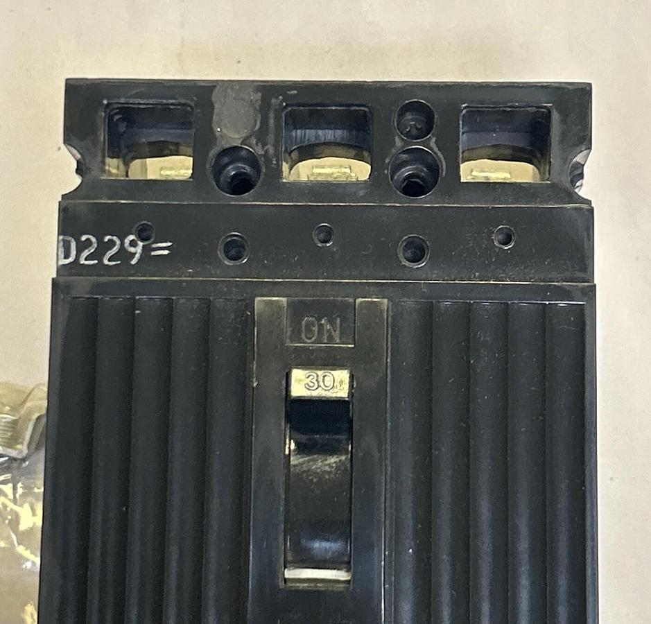 GENERAL ELECTRIC,TED136030WL,CIRCUIT BREAKER 30A 600V 3P NOS
