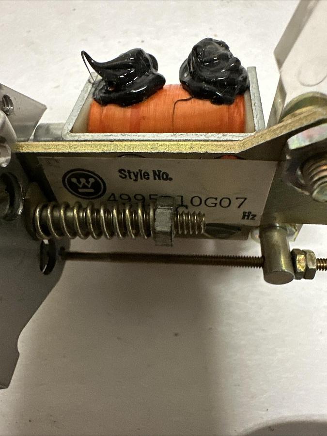Westinghouse,4995B10G07,Under Voltage Release 24 V NEW (G050)