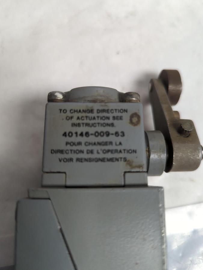 Used ALLEN BRADLEY,802T-AP,SERIES F OILTIGHT LIMIT SWITCH PRE-OWNED