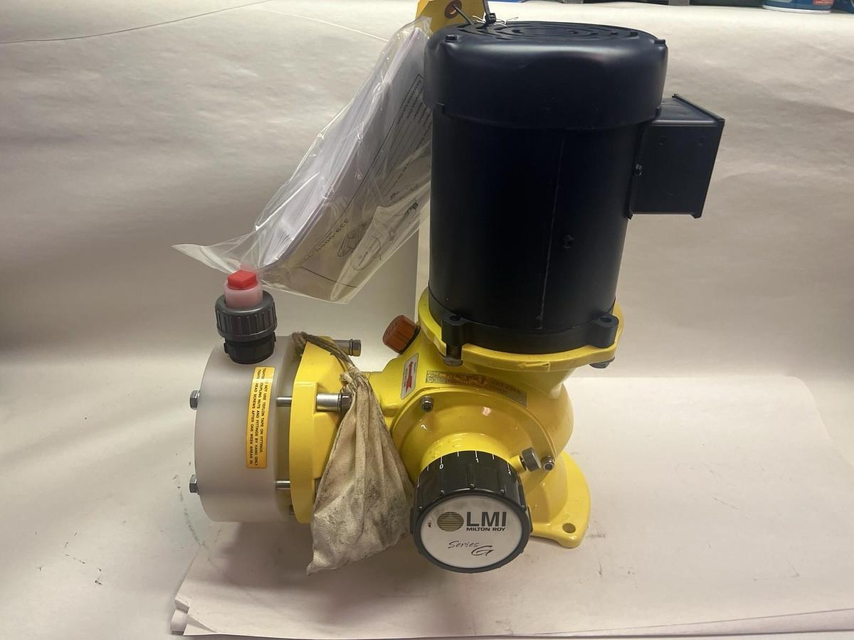MILTON ROY,SD7282P,G SERIES DIAPHRAGM METERING PUMP 25GPH 1/4HP 1PH 115/208-230V