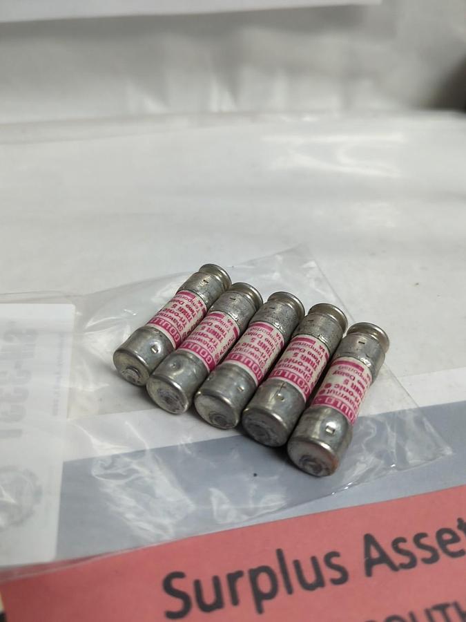 Used GOULD SHAWMUT,TRN-R5,TRI-ONIC 5 AMP FUSE LOT OF 5 PRE-OWNED