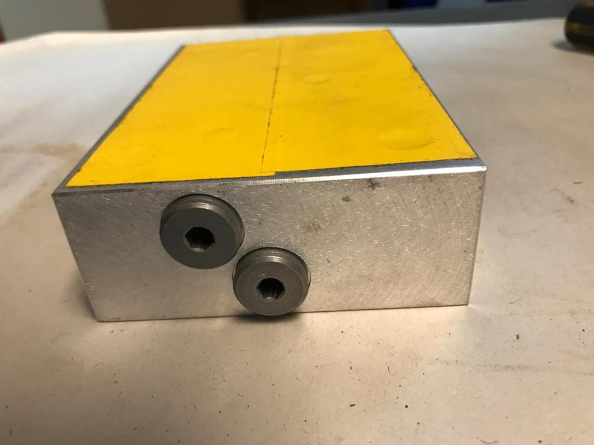 Moog,B67425-001,Hydraulic Valve Intermediate Plate