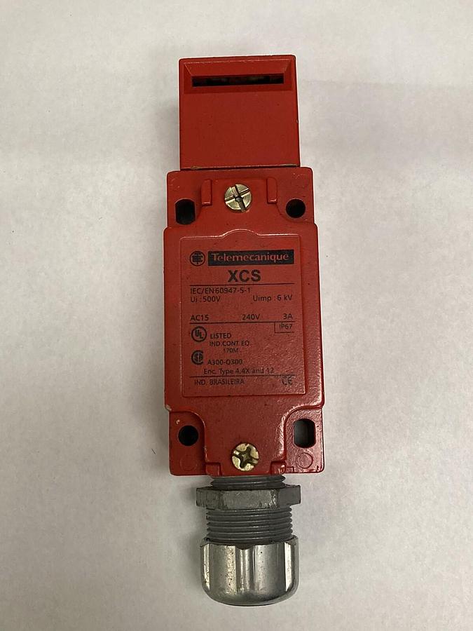 Used Telemecanique,XCS-A703,Safety Limit Switch