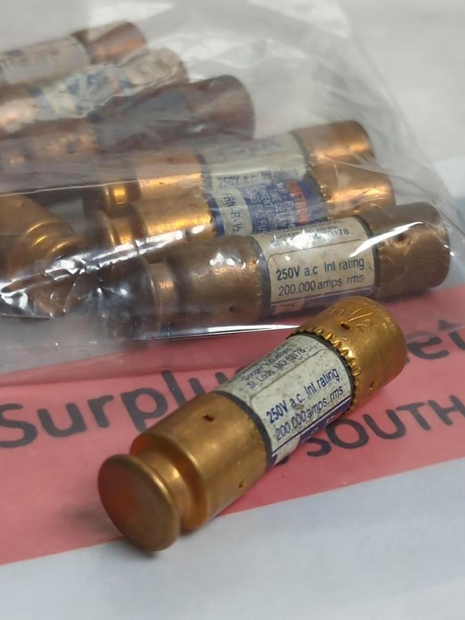 Used COOPER BUSSMANN,FRN-R-1/2,FUSETRON 1/2 AMP FUSE LOT OF 17 PRE-OWNED