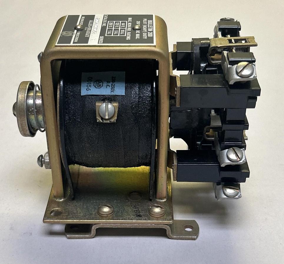 ALLEN BRADLEY,200-E030Z2,DC RELAY NOS