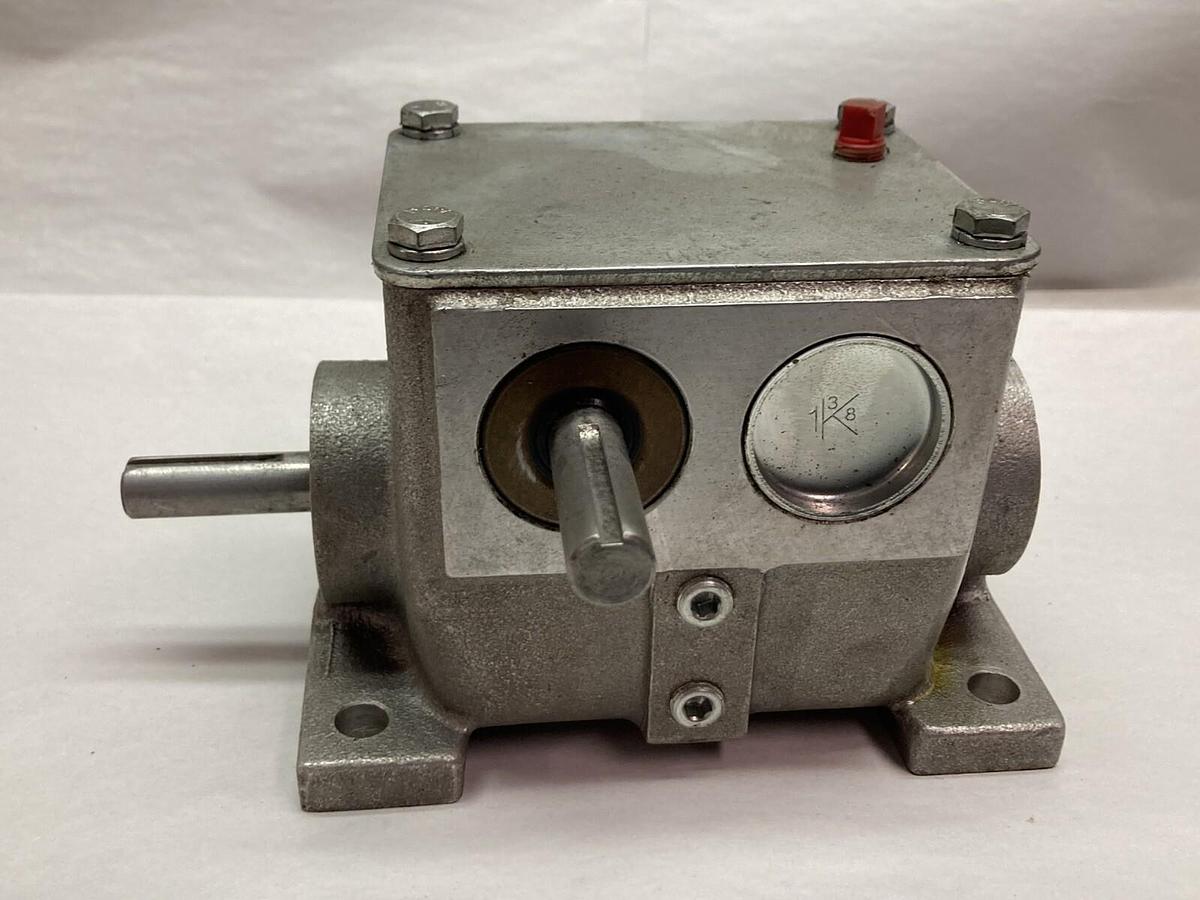 Used EU Fuclid Universal,A22203215F004,Gear Box Speed Reducer