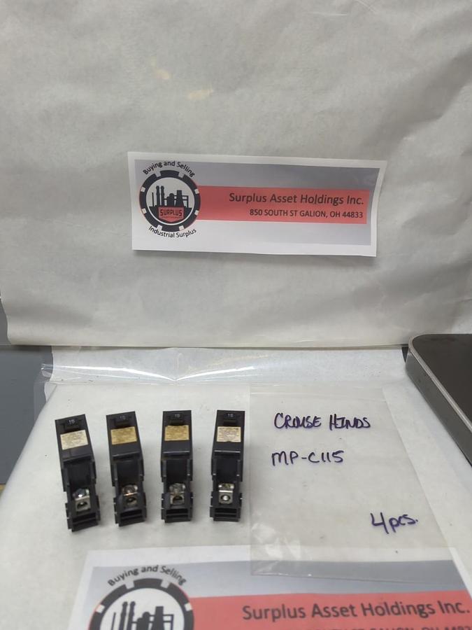 Used CROUSE HINDS,MP-C115,CIRCUIT BREAKER 1-POLE 15 AMP LOT OF 4 PRE-OWNED