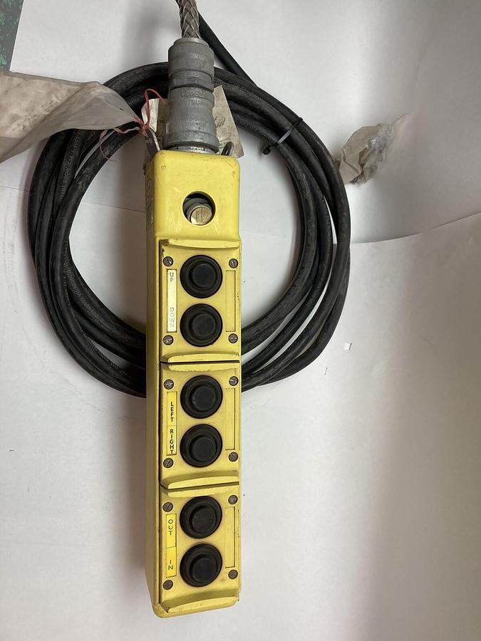 Used Hubbell,Type 2020 PBP,6-Button Pushbutton Pendant Control Station