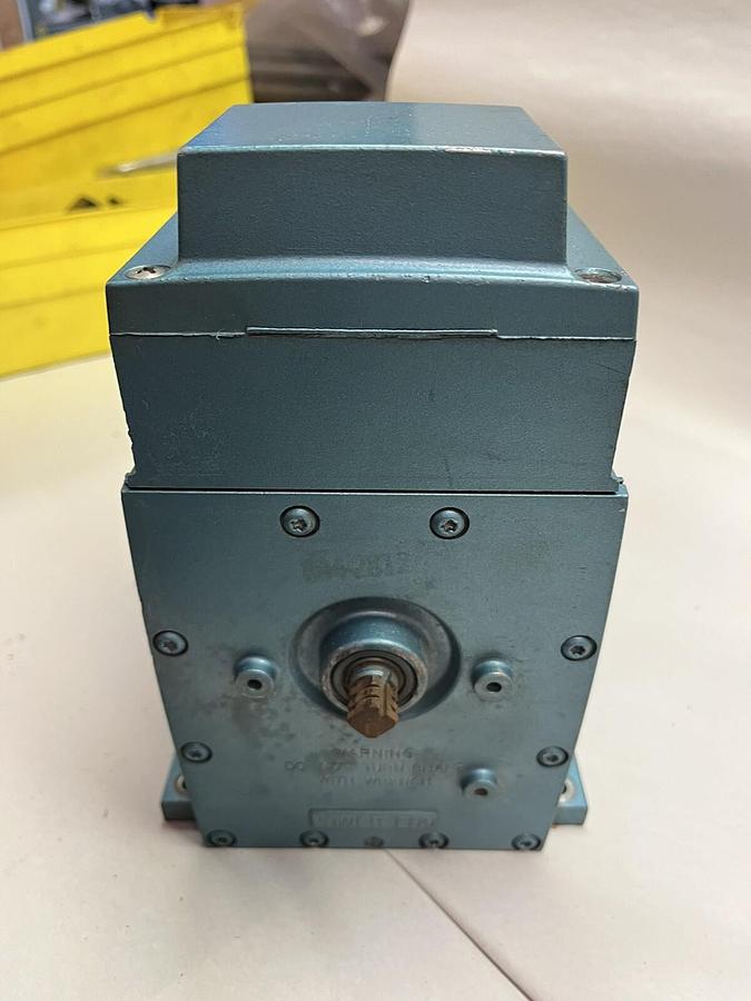 Used HONEYWELL,M954C1082,MODULAR MOTOR 24vac STROKE 90 DEG TIME 30 SEC