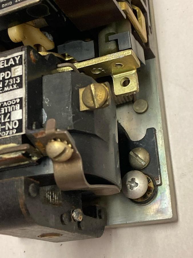 Used Joslyn Clark,713UPE,Pneumatic Timing Relay 110-120Vac Type PMT