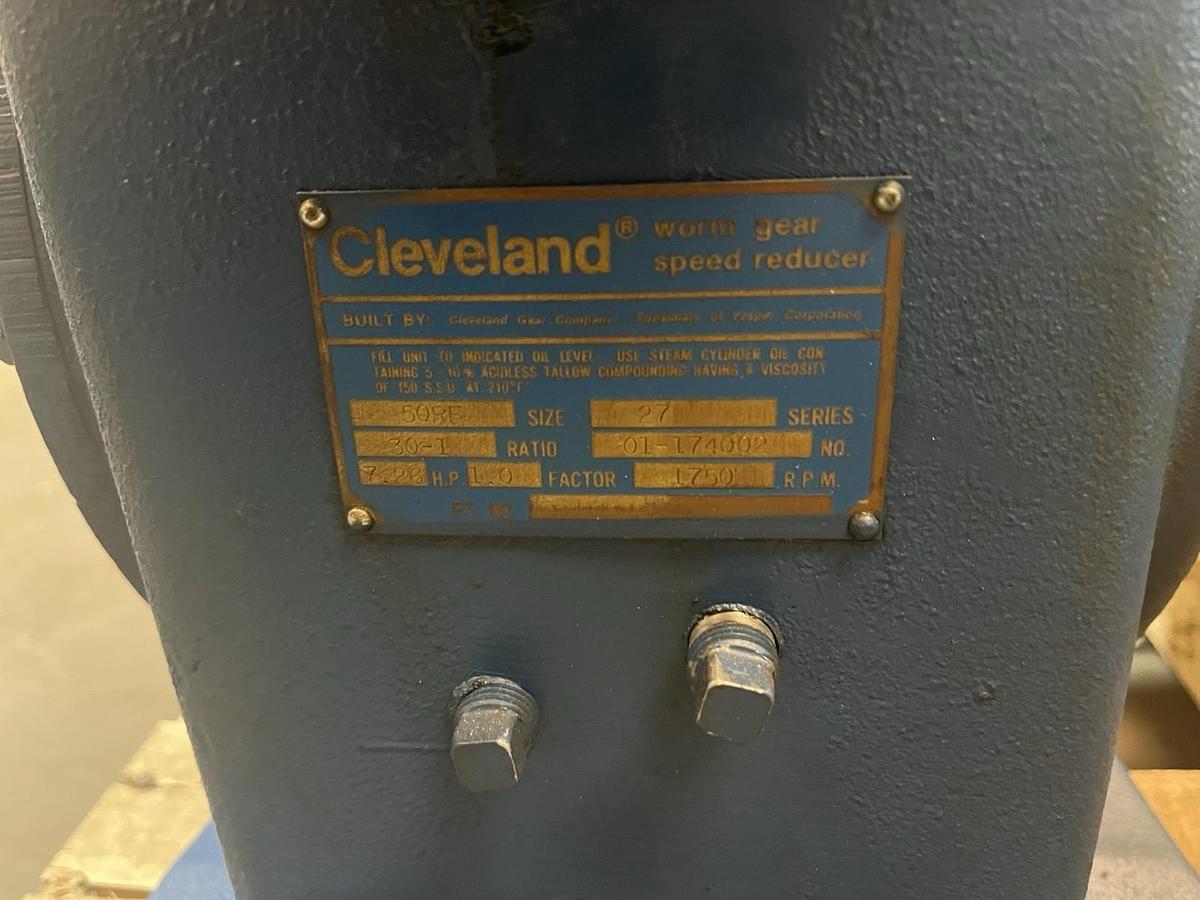 Used CLEVELAND,50RE,WORM GEAR SPEED REDUCER SIZE 27 RATIO 30 7.26HP 1750RPM