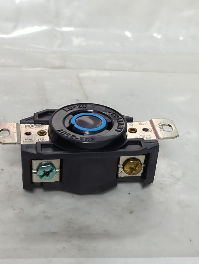 LEVITON,2320.TWIST-LOCK RECEPTACLE 20A 250V NOS