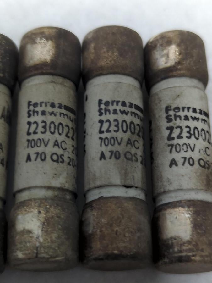 Used FERRAZ SHAWMUT,Z230022,AMP-TRAP 20 AMP FUSE LOT OF 7 PRE-OWNED
