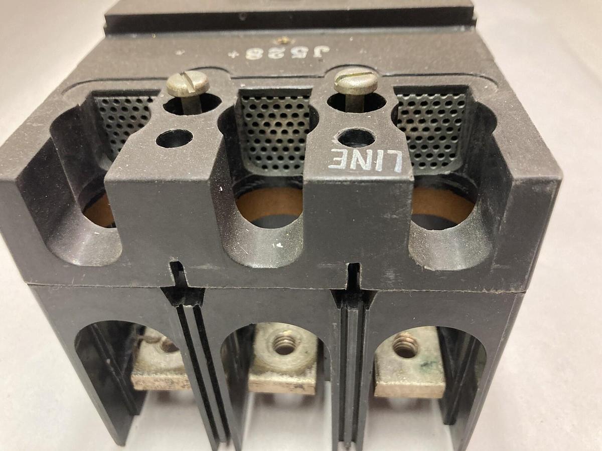 Used General Electric,E11592-R,3-Pole Circuit Breaker 224A Max