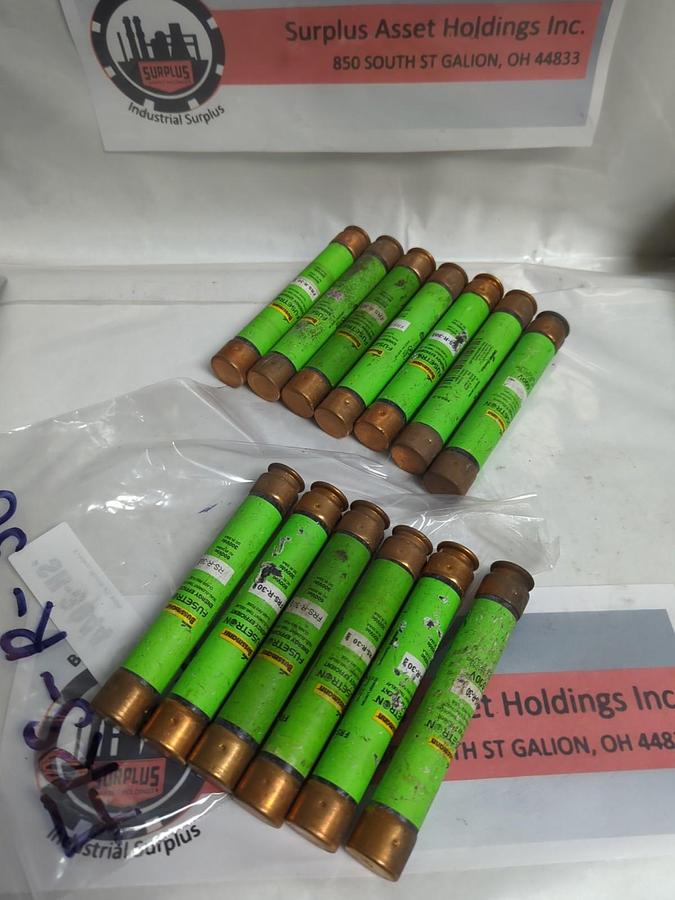 Used COOPER BUSSMANN,FRS-R-30,FUSETRON 30 AMP FUSE LOT OF 13 PRE-OWNED