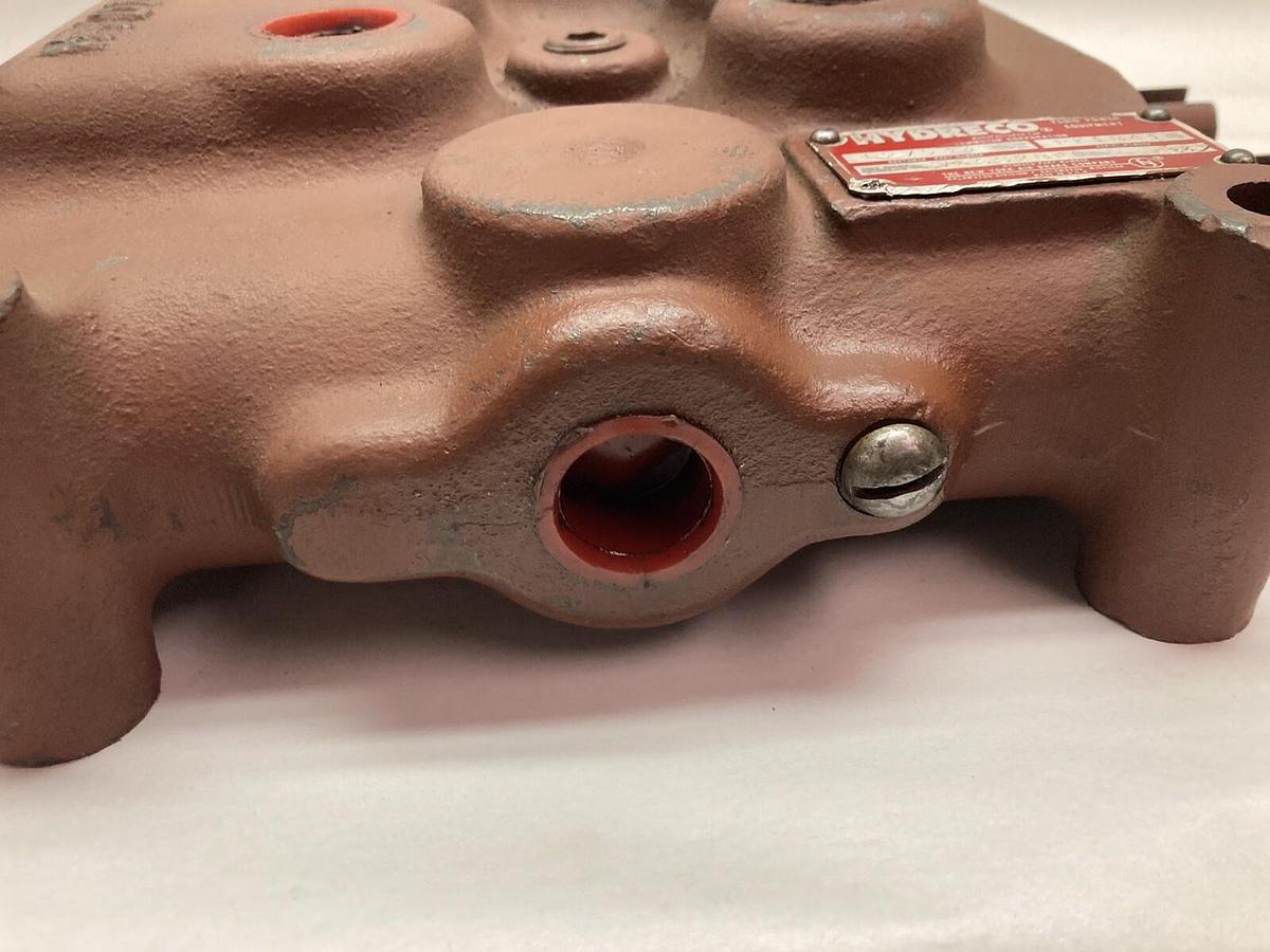 Used Hydreco,V4SS28E,2-Spool Hydraulic Valve