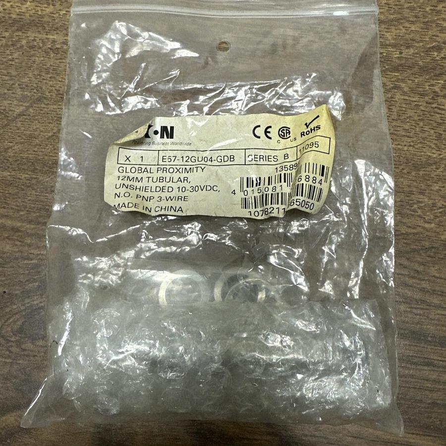 Used Eaton,E57-12GU04-GDB,Proximity Switch