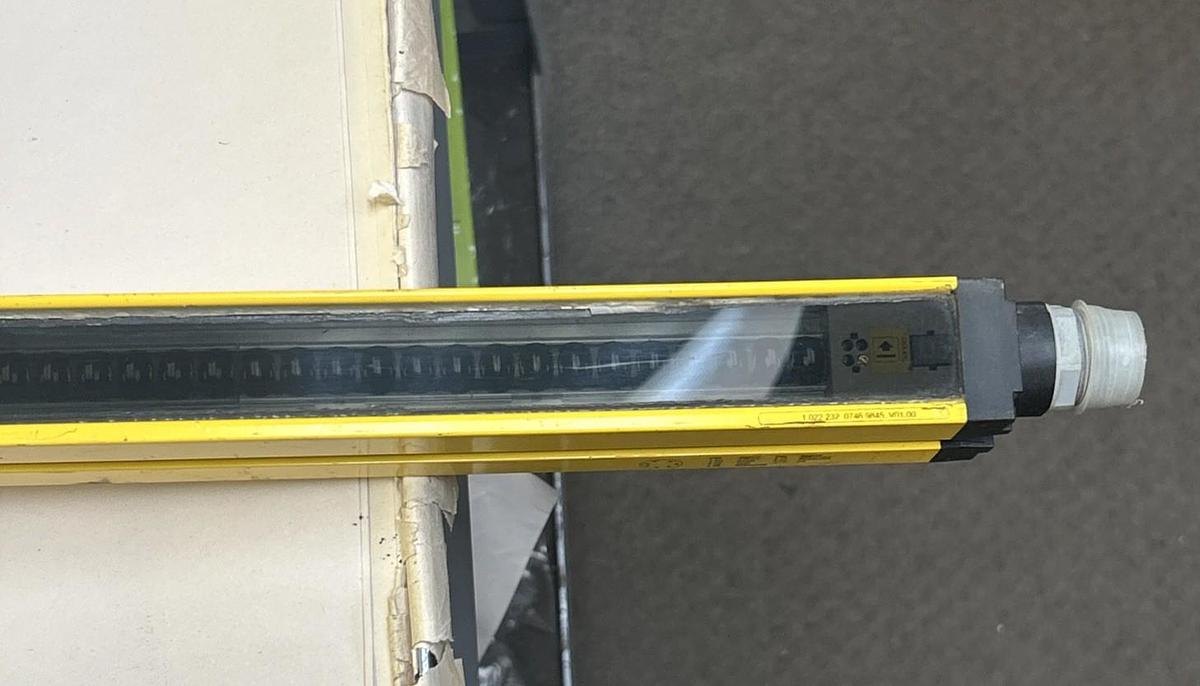 Used SICK,C40S-1303AA030,LIGHT CURTAIN BASIC SENDER