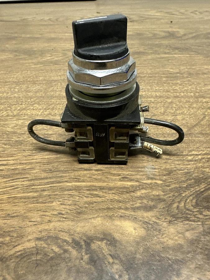Used GE,104P,2 Position onoff Switch