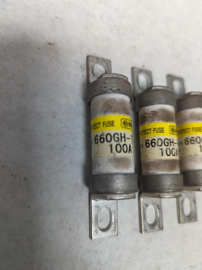 Used HINODE,660GH-100,FUSE 100 AMP LOT OF 3 PRE-OWNED