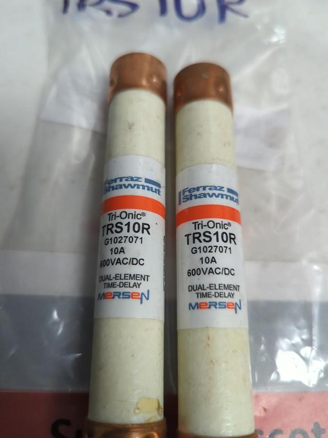 Used FERRAZ SHAWMUT,TRS-10R,CURRENT LIMITING 10 AMP FUSE LOT OF 2 PRE-OWNED