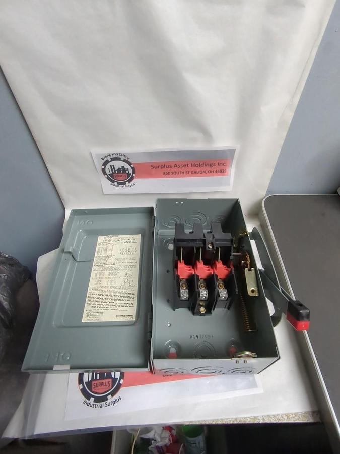 SQUARE D,HU361,SAFETY SWITCH SERIES E1 30 AMP 600 VAC VDC NOS