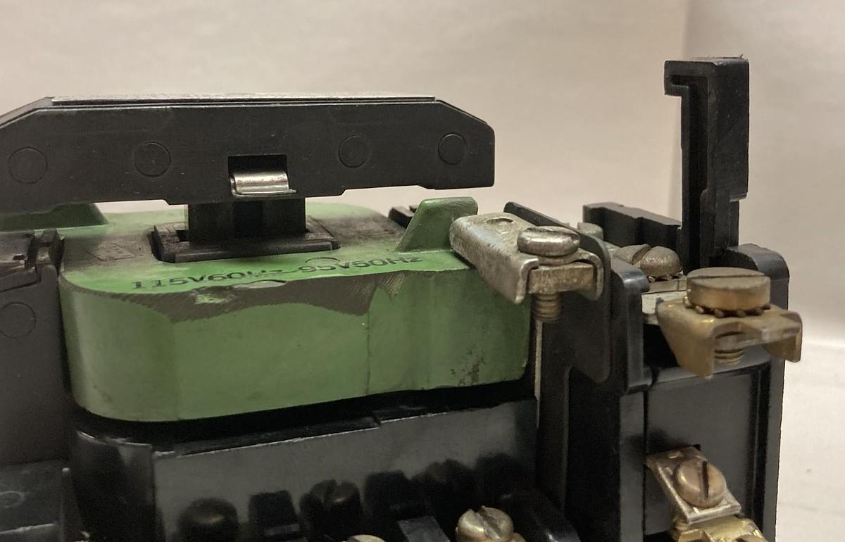 Used General Electric,CR105S000EEA,Motor Starter Size 1 600VAC