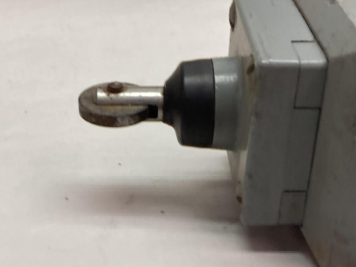 Used Square D,9007BR53D,Limit Switch