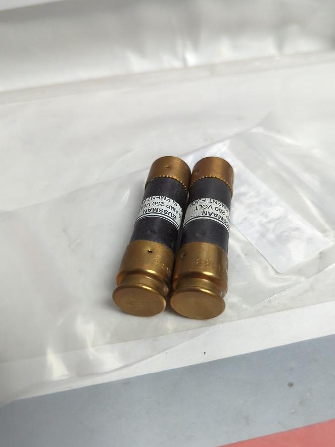 Used BUSSMANN,F16B,FUSE 250 VOLT 60 AMP LOT OF 2 PRE-OWNED